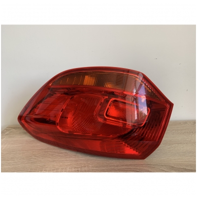 Rear lamp (right)